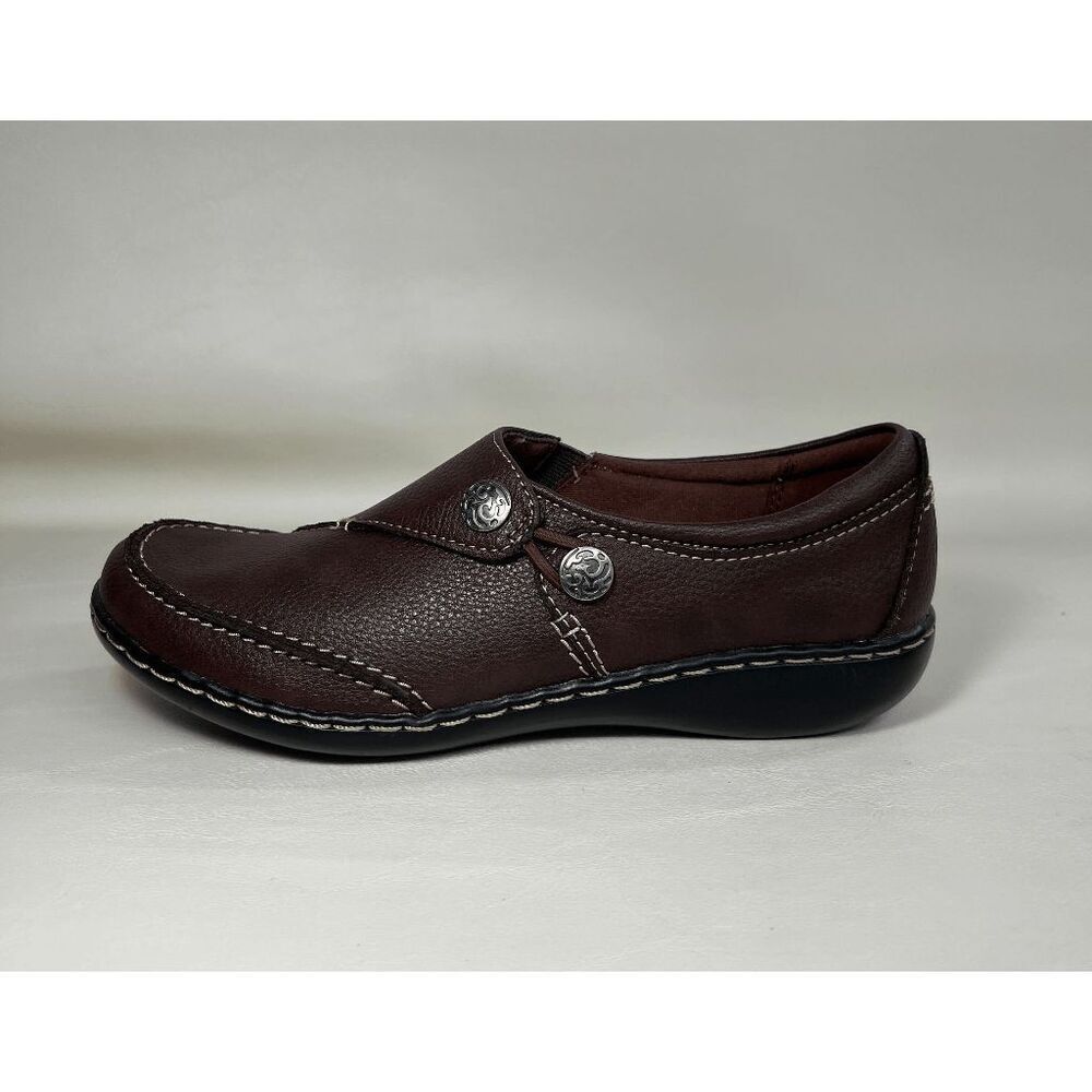 Clarks Women's Ashland Lane Slip-On Flat Loafer - Redwood 7.5M